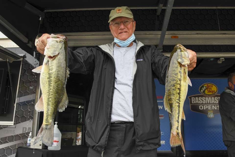 See how the Opens anglers fared on the second day of the 2020 Basspro.com Bassmaster Eastern Open at Lake Hartwell!
<br><br>First up, Don Harvey, co-angler (13th, 10 - 8)

