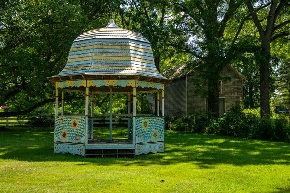 The quaint little towns are filled with Victorian homes, and you just never know what youâll find. This whimsical gazebo was in the yard of one of the homes along Highway 34B between Cayuga and Owaso lakes.
