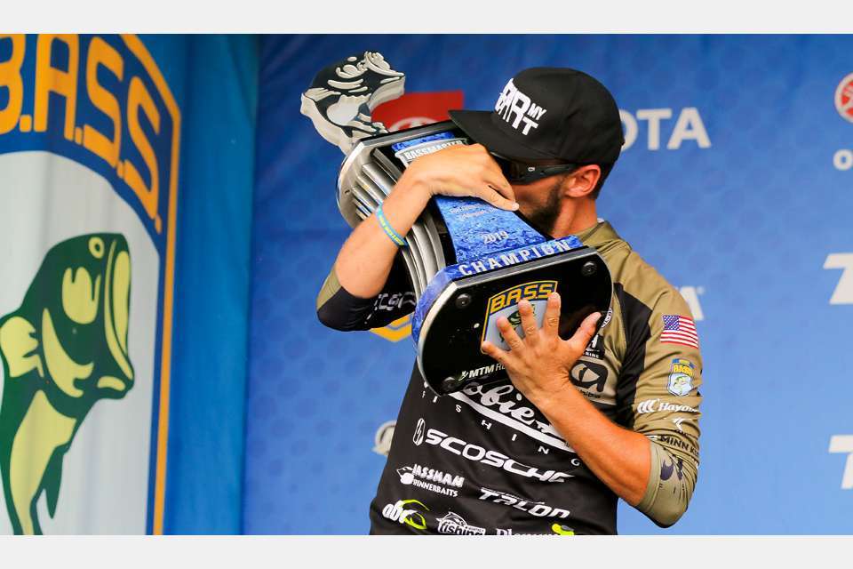 <h1>1</h1>
<b>JOCUMSEN BREAKING SCHNEID</b><br>
 Carl Jocumsen, the only Australian to fish on the Bassmaster Elite Series, broke through on his 35th birthday to win the Cherokee Casino Tahlequah event on Lake Tenkiller in dramatic fashion Sunday. His amazing victory, after years of ups and downs, tops the list of The Daily Limitâs 10 killer things from Tenkiller.   