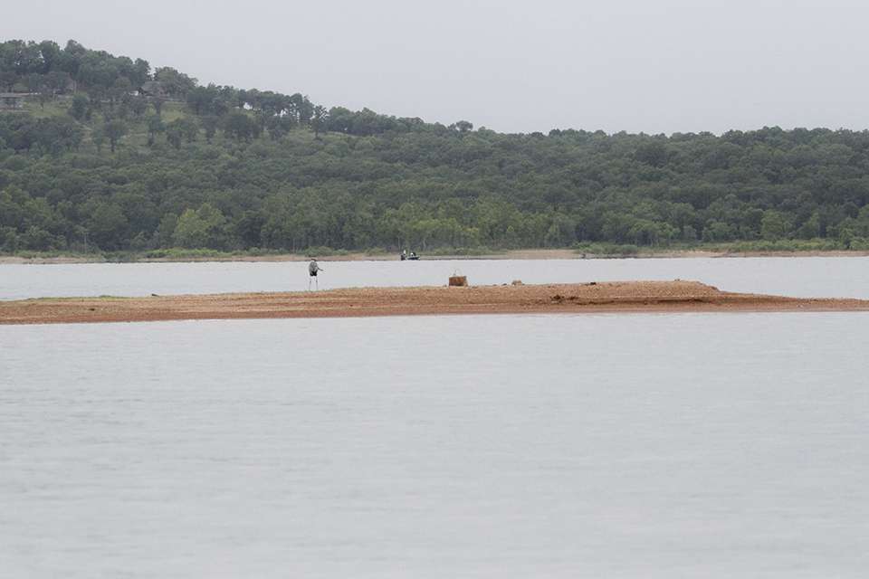 Also, the lake level has been falling, so Menendez sees a good opportunity for anglers who can adjust to the changes. âThe water color will be clean enough that it wonât be like the absolute flood we would have been heading into on Fort Gibson,â he said. âWe may have to deal with some suspending bass, but I donât think it will be that big of a problem.