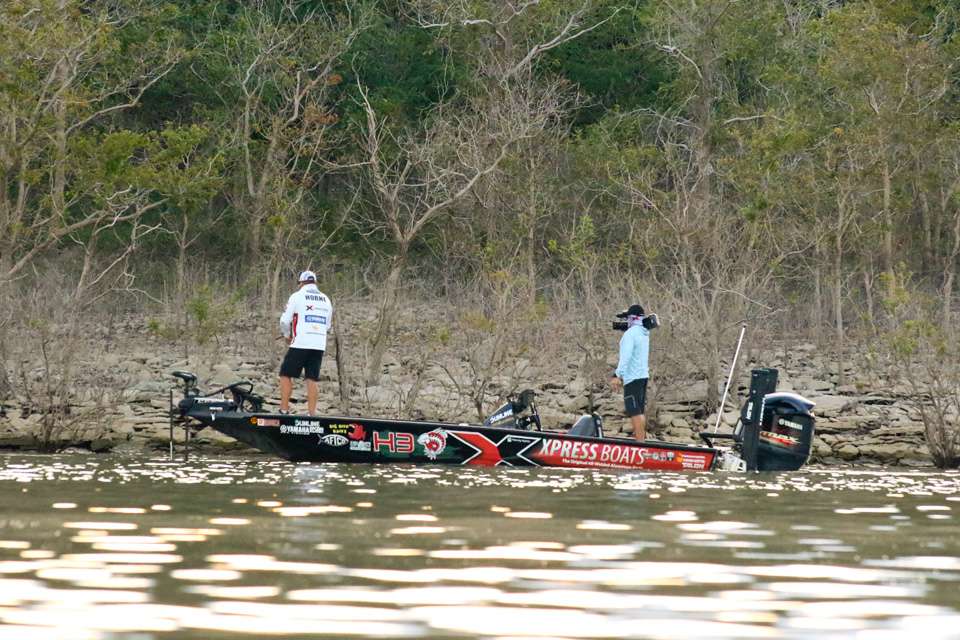 Head out with Harvey Horne as he tackles the first day of the 2019 Cherokee Casino Tahlequah Bassmaster Elite at Lake Tenkiller!