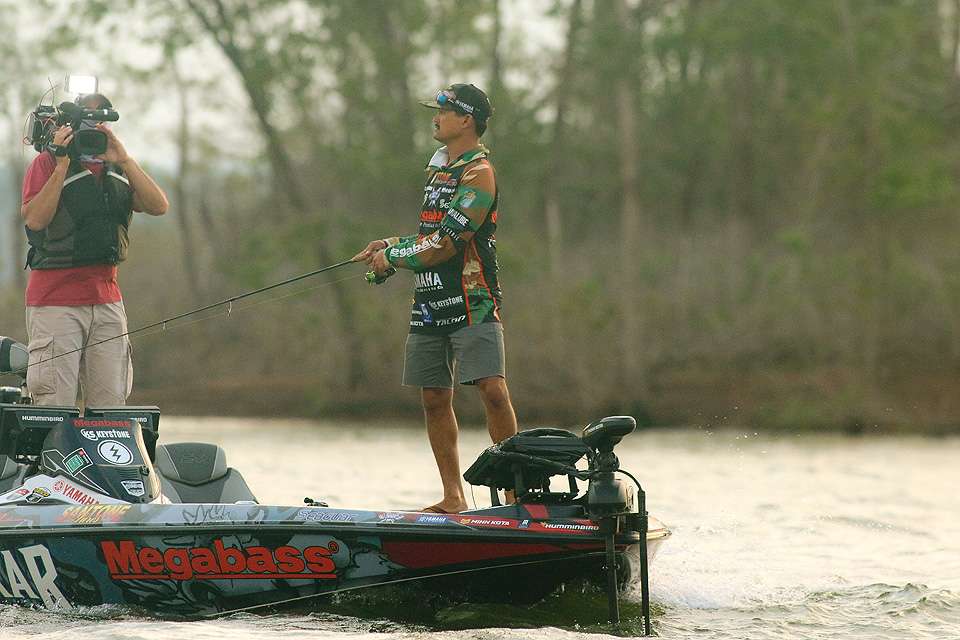 Check out the action on Semifinal Saturday with Chris Zaldain at the 2019 Cherokee Casino Tahlequah Bassmaster Elite at Lake Tenkiller.