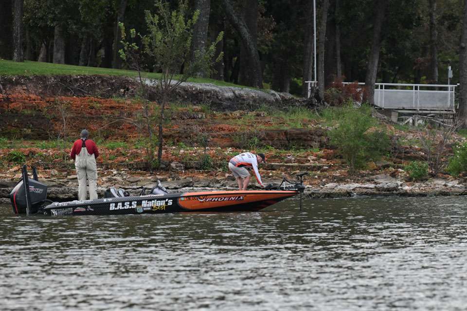 Bassmaster Elite Series pro Randy Pierson went into the second day of the Bassmaster.com Bassmaster Central Open at Grand Lake sitting in second place, but changing weather conditions seemed to have a big impact on his pattern. Follow along to see all the action.