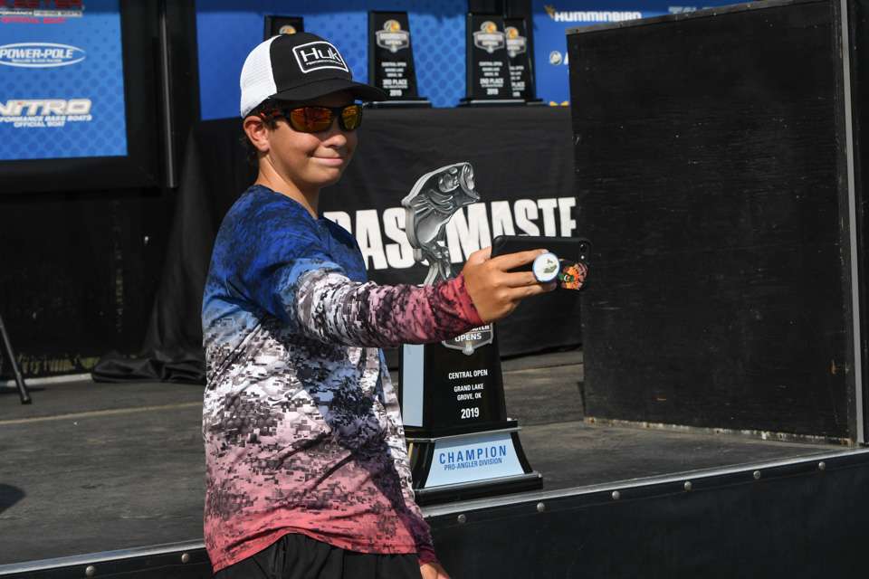 Take a look behind the scenes at Championship Saturday of the 2019 Basspro.com Bassmaster Central Open on Grand Lake. 