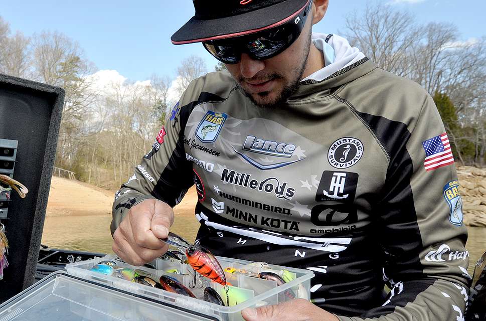 Jocumsen returns to the same crankbait box and selects a 1-ounce Molix Sculpo XD Rattlinâ Crankbait in the WWC Red Craw color.