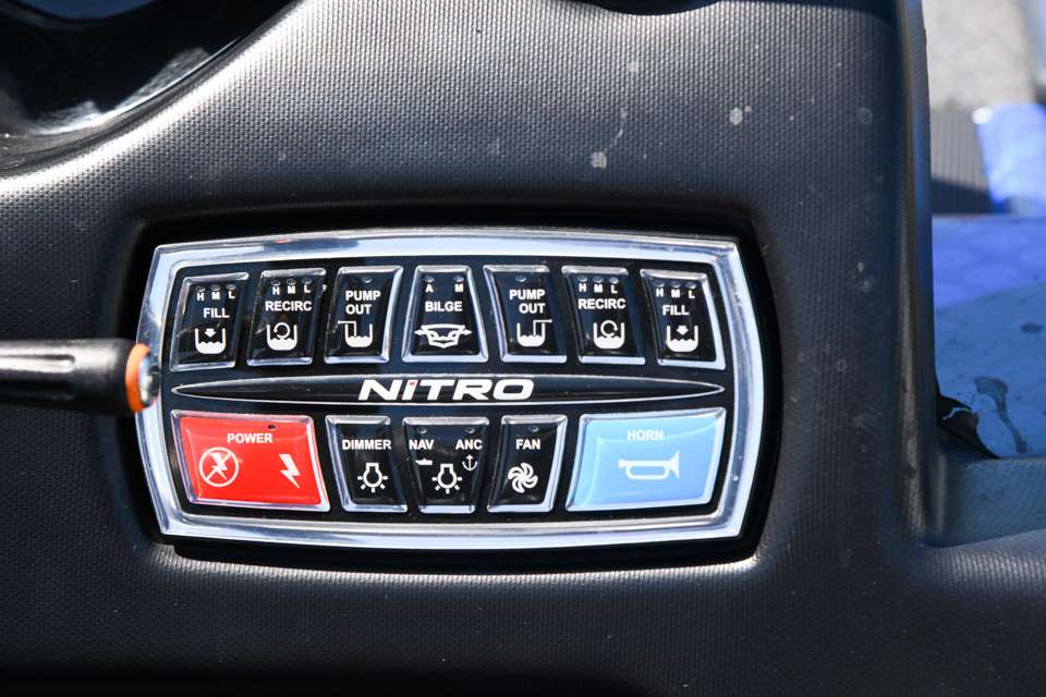 A switch panel on the console makes all pertinent controls available at Snowdenâs fingertips. âYouâve got your controls for your livewell, bilge pump, horn, main power and dimmer switch for your gauges is all in one panel,â he said.  