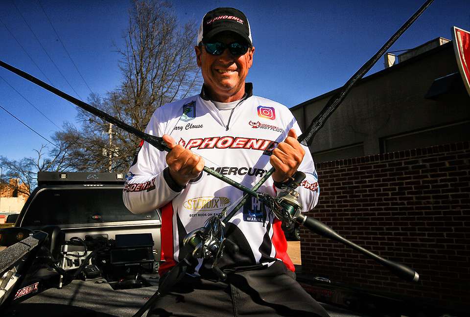 There were a mix of rods and reels to attack Florida bass in the Elite season opener then switch to the mainly deep spotted bass on Lake Lanier. Not beholding to a sponsor, he can use what he wants. Among them are Randall Tharpâs ARK rods to throw a ChatterBait, for example.