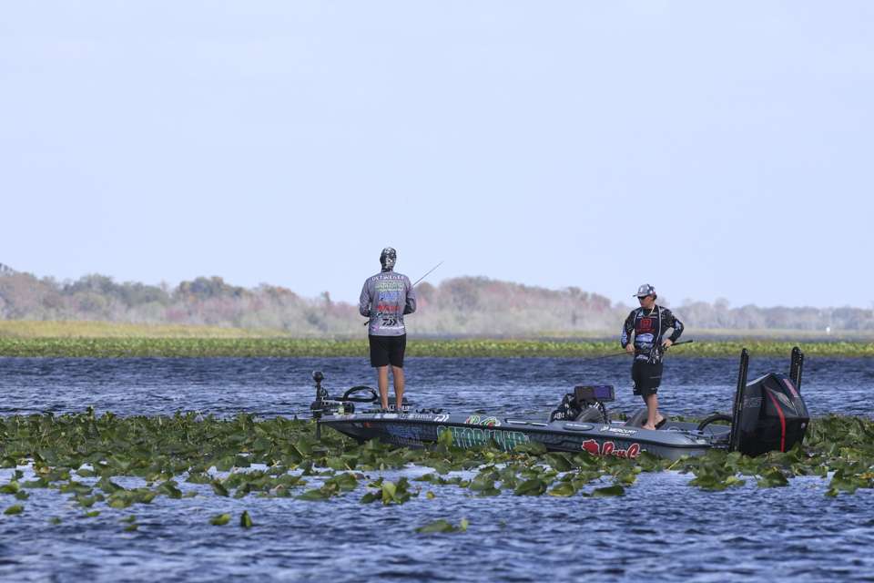 See how John Hunter, Gerald Swindle and Cody Detweiler spent their morning during Championship Friday at the Basspro.com Bassmaster Eastern Open at Kissimmee Chain.
