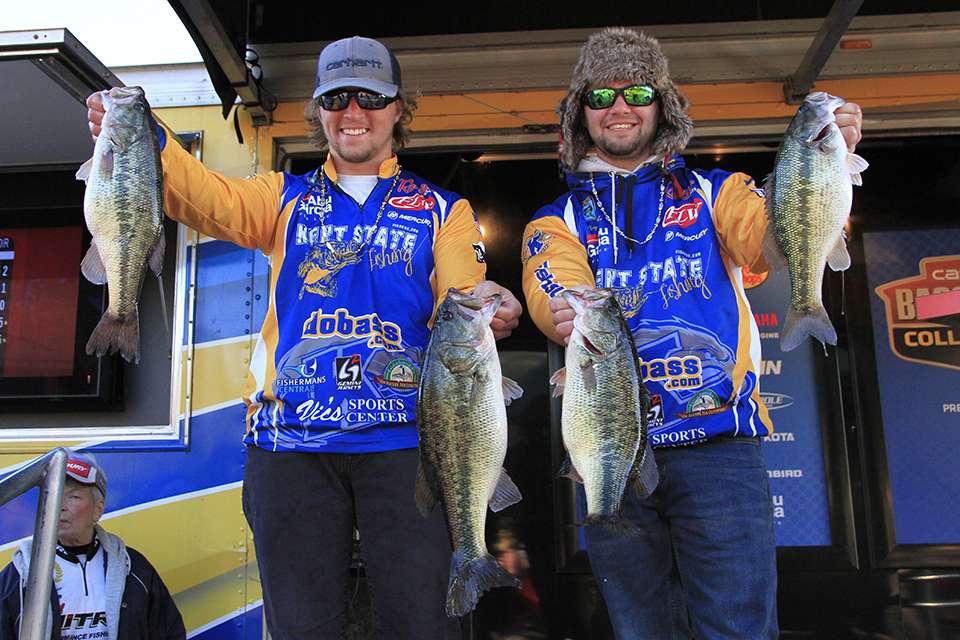 Tanner Ward and Rory Franks of Kent State (4th, 33-2)