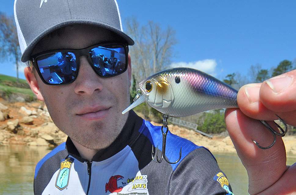 From the box Paquette nabs a 3/8-ounce 6th Sense Crush Squarebill Crankbait in the Baby Shad color.</p>
<p>âThe Crush Squarebill has a feint knocking sound that that wonât put off pressured bass,â Paquette said.