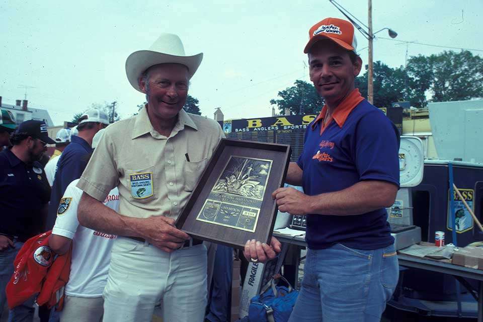 Forrest Wood stood out for his sole B.A.S.S. win, the 1979 New York Invitational on the St. Lawrence River. Coordinated outfits were in, as displayed in Bobby Murrayâs matching shirt and cap.
