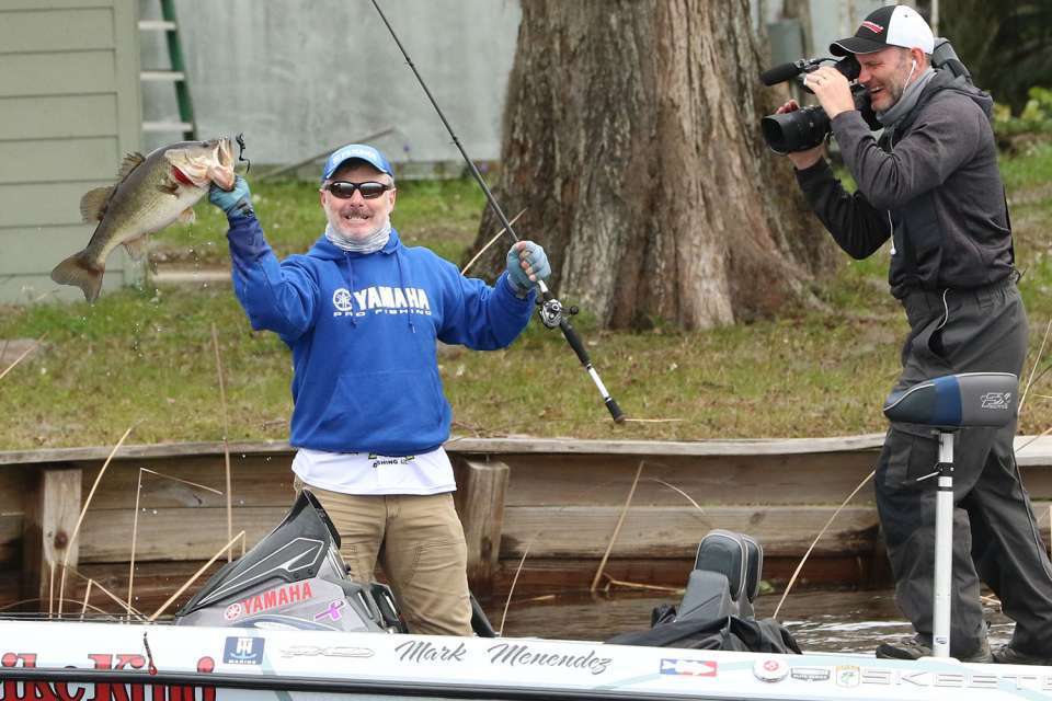 Veteran Mark Menendez started the year with a bang. He topped 20 pounds each day and held third after each of the four days.