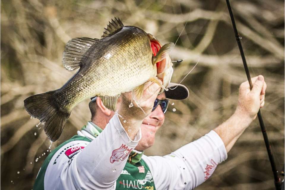 Scott Canterbury also had a bag of more than 30 pounds as he rolled to a ninth-place finish in his first Elite. The Alabama anglerâs hot start sent him on his way to win Angler of the Year.