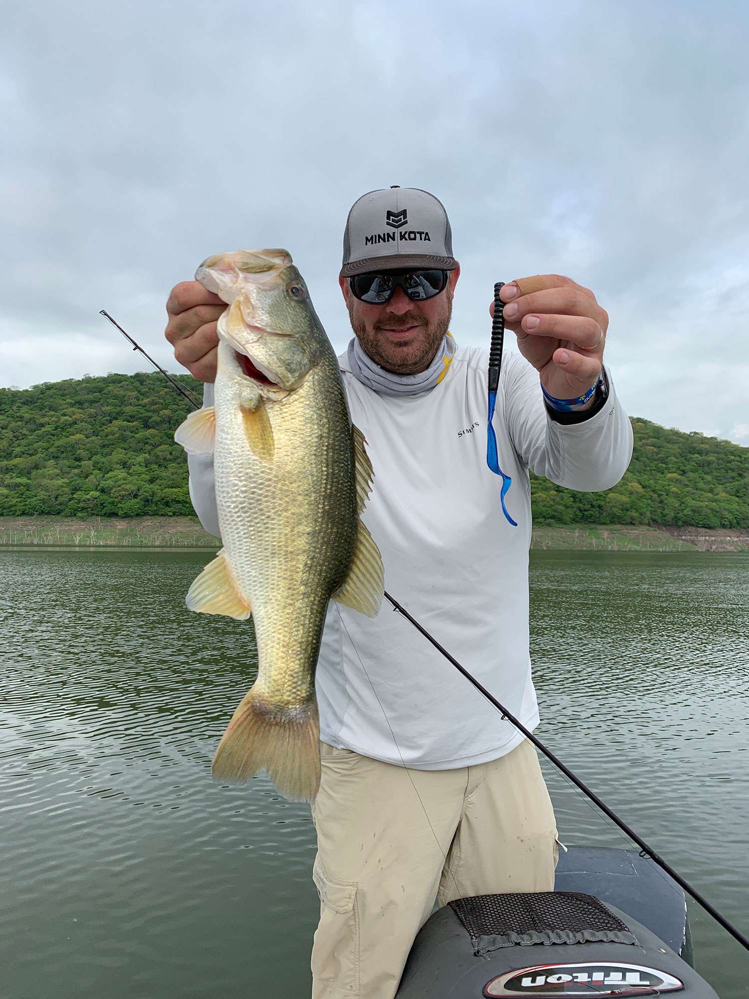 A big 10-inch Berkley PowerWorm worked along the bank before it drops into deep water does the trick. The Black-and-Blue combo is a traditional big bass catcher on El Salto. 