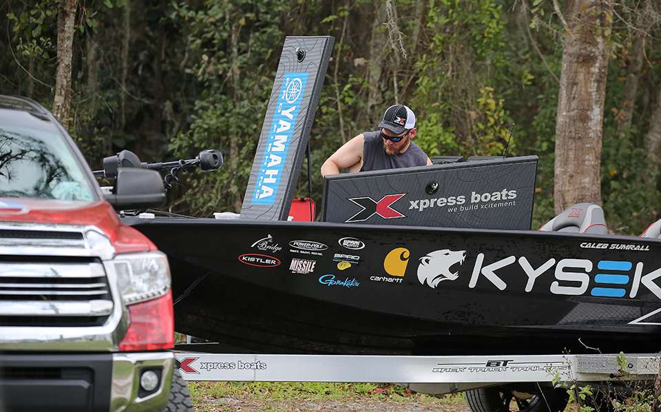 The Elites gather and get ready for the first event of the season: 2020 AFTCO Bassmaster Elite at St. Johns River!