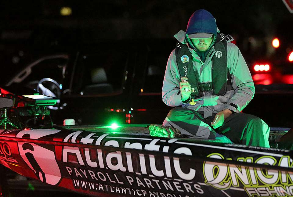 Day 1 of of the AFTCO Bassmaster Elite at St. Johns River finally gets started after two days of weather cancellations. 