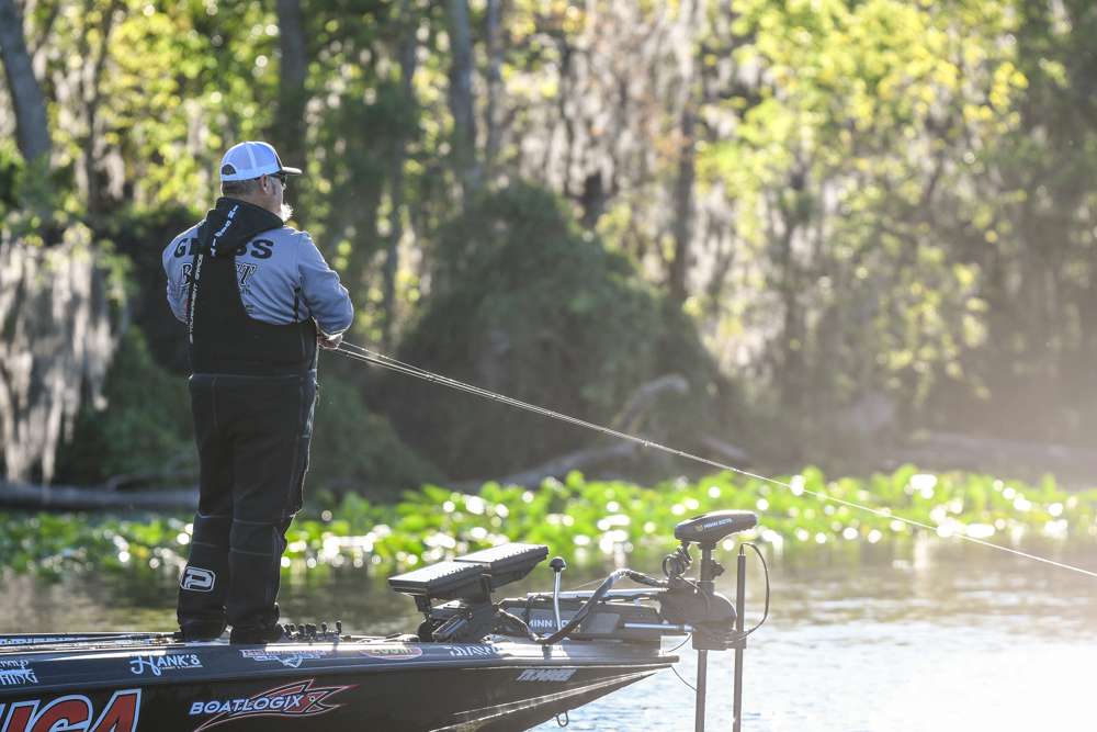 On the water with Buddy Gross, Scott Canterbury, Mike Huff on the first day of the AFTCO Bassmaster Elite at St. Johns River.
