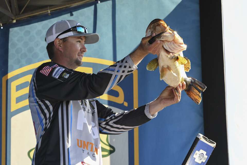 Kyle Welcher declared his credentials to a big Palatka, Fla., crowd when he held up the 10-pounder on the weigh-in stage. âHe calls me when he gets on the dock, and heâs, like, âYouâve got to come see this,ââ Hunter said. âSo I went over there, and Iâve been crying since.â