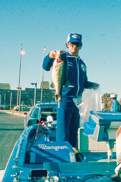 <b>1974</b><br>
Rookies rule! At the Lake Wheeler, Alabama, Classic, Rick Clunn makes his first of 28 consecutive Classic appearances (a record for the event) and finishes 16th. Tommy Martin wins the tournament and becomes the first angler to win both a B.A.S.S. tournament and the Classic in his rookie season.

