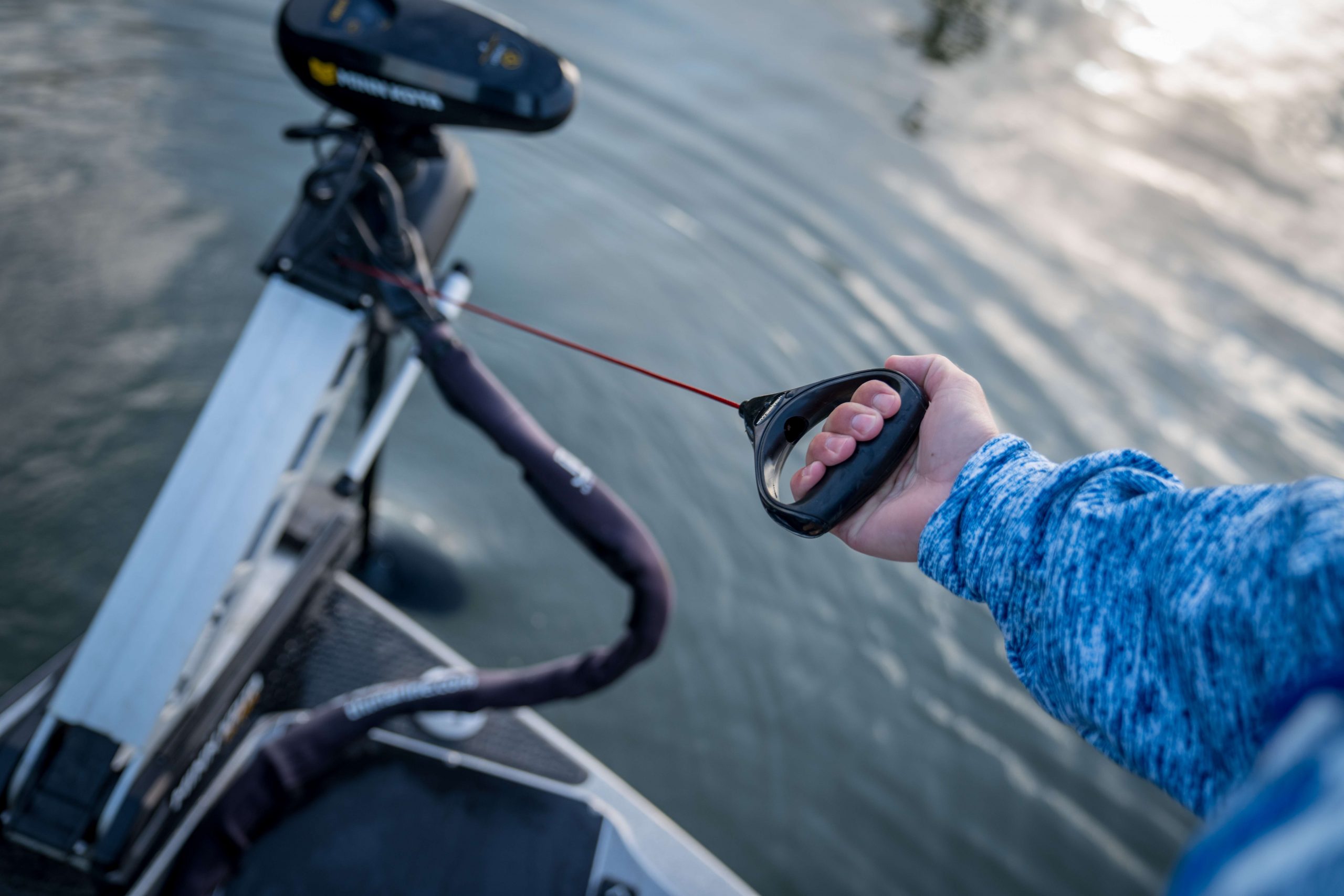 <h4>G-FORCE Trolling Motor Handle </h4>The patented G-FORCE trolling motor replacement handle is the upgrade you need for your trolling motorâs release and lift system. The large, comfortably-cushioned grip handle is easy to grab and pull while the stainless steel cable and nylon jacket provide a reliable and rugged solution to the cheap lift and release ropes on todayâs trolling motors. Endorsed by B.A.S.S. Elite Pro âG-Manâ Gerald Swindle, this is the last lift and release system you will need to buy.
<BR><BR>
<a href=