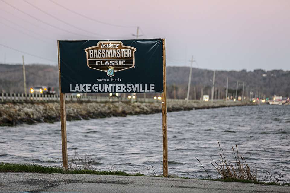 See the Classic anglers get ready and head out for the first day of the 2020 Academy Sports + Outdoors Bassmaster Classic presented by Huk!