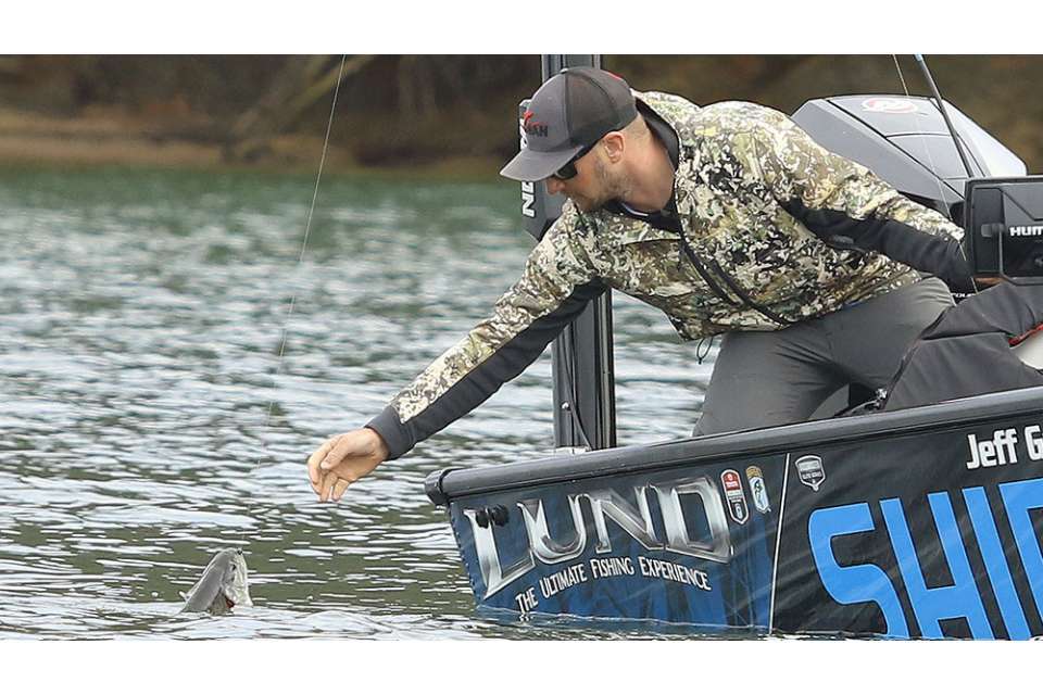 <b>Jeff Gustafson<br> Keewatin, Canada<br> (30-1)<br></b>
The first-year Elite Series pro from Canada had one of the most turbulent roller coaster rides last season of any pro to reach the Classic. He finished 14th or higher four times, including his high-water mark of second place at Cayuga Lake. But he also finished 61st at the St. Johns River and 67th â his lowest finish of the season â on Guntersville. 