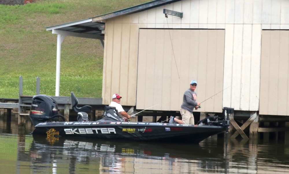 Herren wasn't the only Elite Series pro with this idea today. Across the way, reigning Bassmaster Angler of the Year Scott Canterbury is doing the same thing.