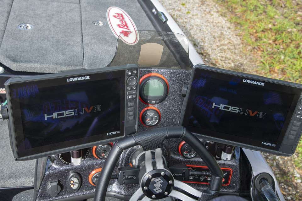 Another pair of Lowrance HDS 12 Lives sit in front of Latuso so he can see the easily while running from spot to spot. The units are linked to the ones in the front. âIf I put a waypoint in back here, itâll show up front, and if I put one in up front, itâll show back here,â Latuso said. 