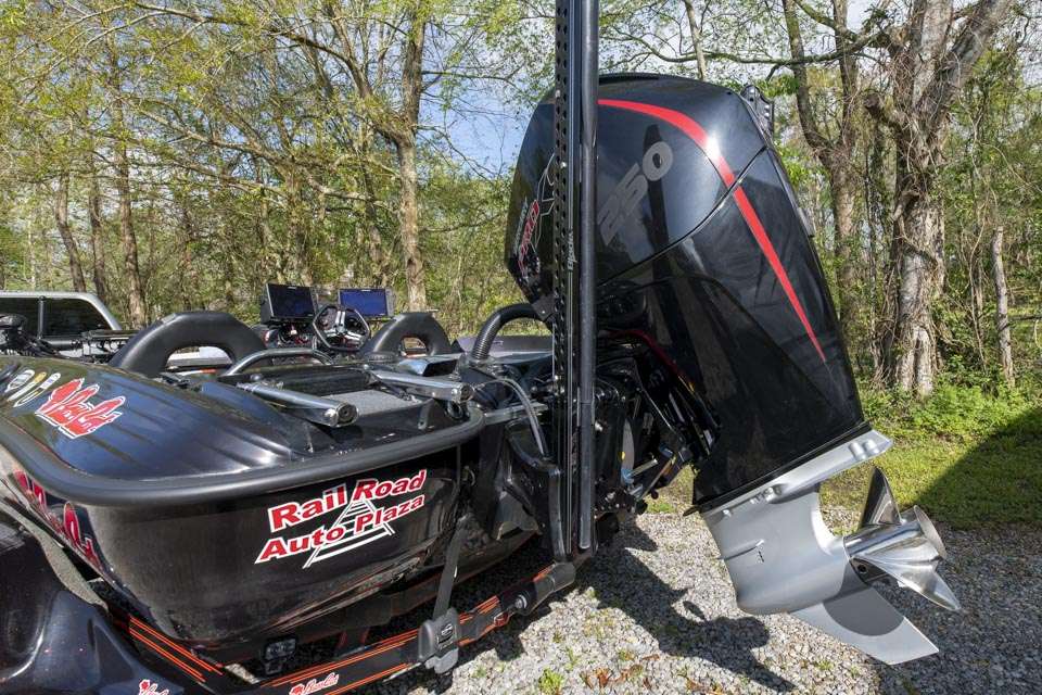 He powers the Bass Cat with a Mercury Pro XS 250, which provides all the power and efficiency needed. âI love the new Mercury,â he said. âItâs got a lot more low-end torque, better hold shot and itâs very dependable.â