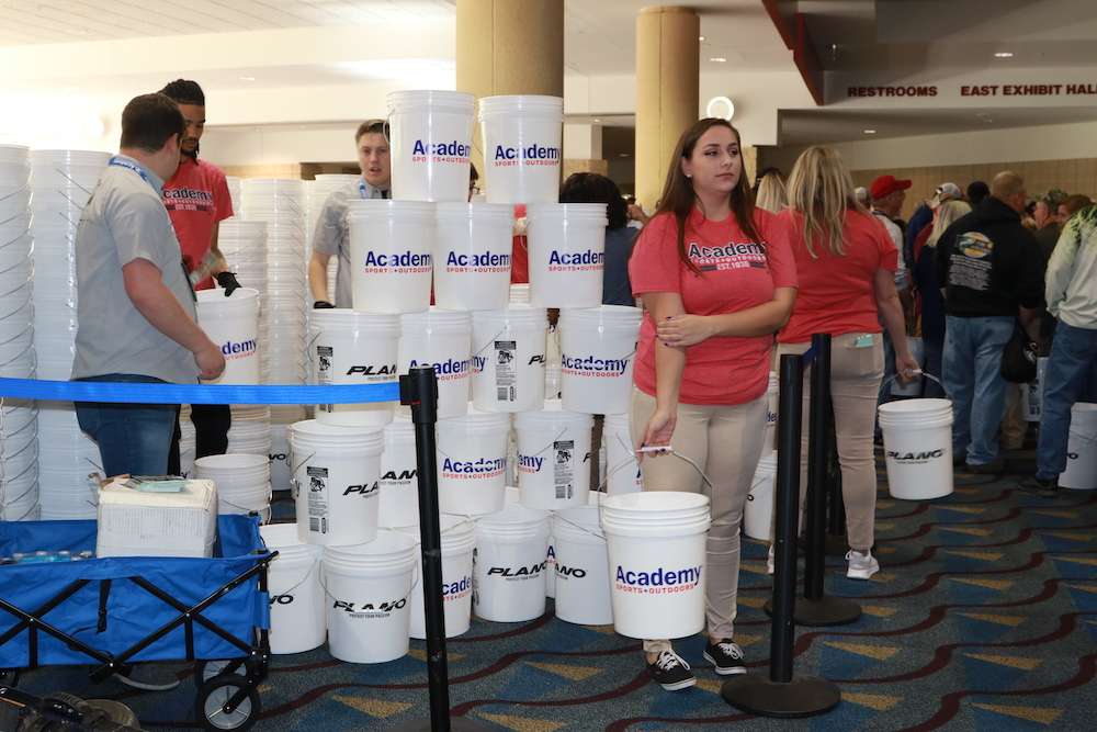 Academy Sports and Outdoors handed out free buckets for Expo shopping.