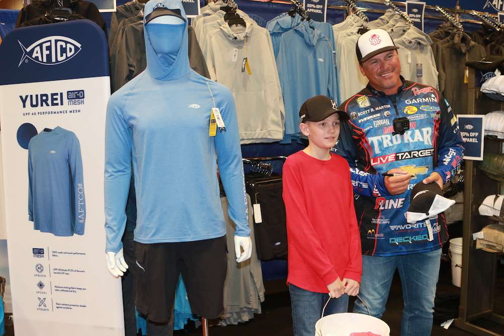 Bassmaster Opens angler Scott Martin visits with fans at the AFTCO booth. 