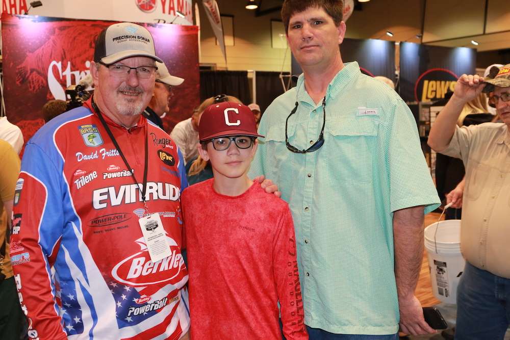 Past Bassmaster Classic champion David Fritts is always willing to visit with fans. 