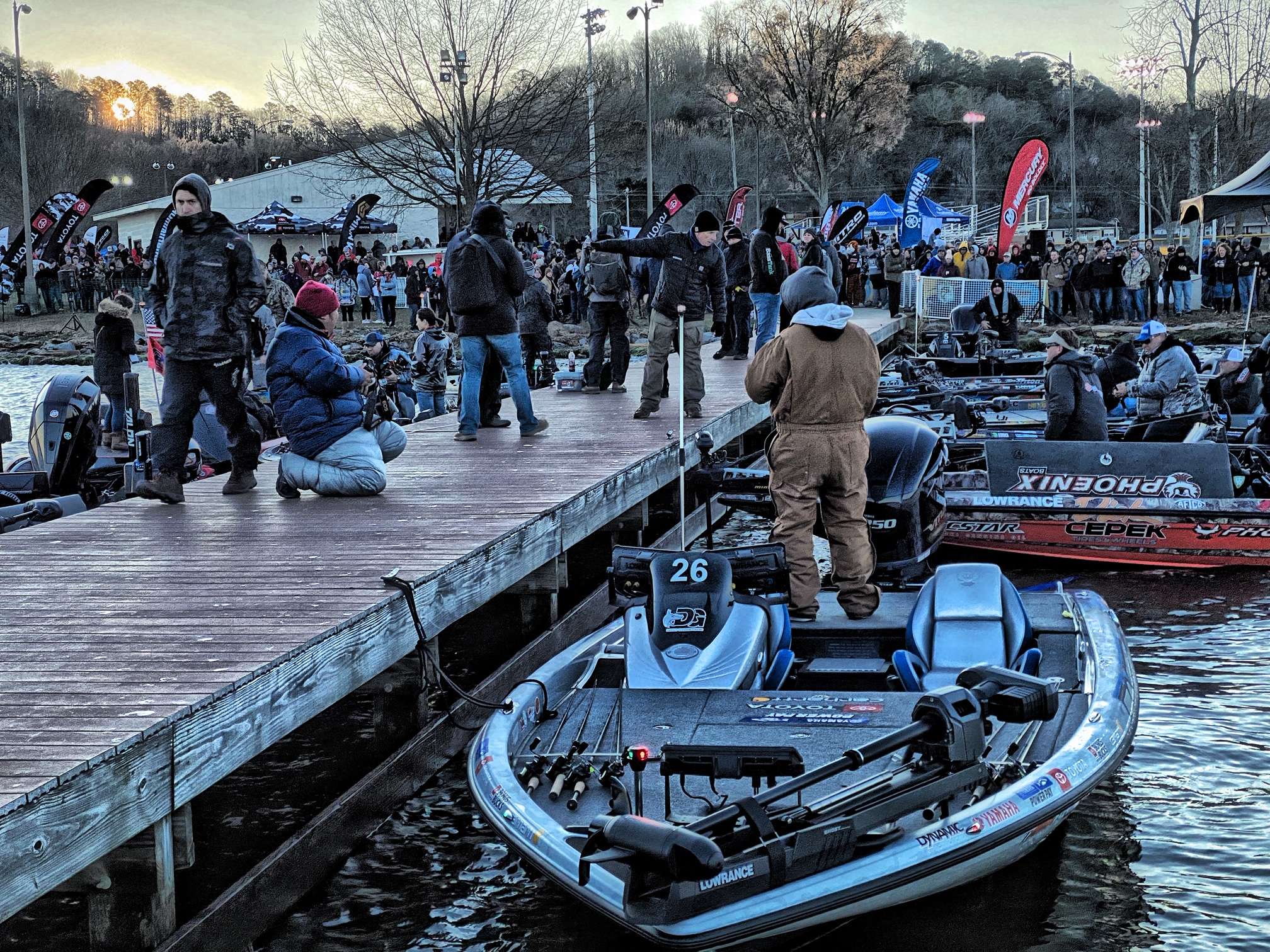 The sun comes up on a calmer morning with a good crowd at the launch for Day 2 of the 2020 Bassmaster Classic.