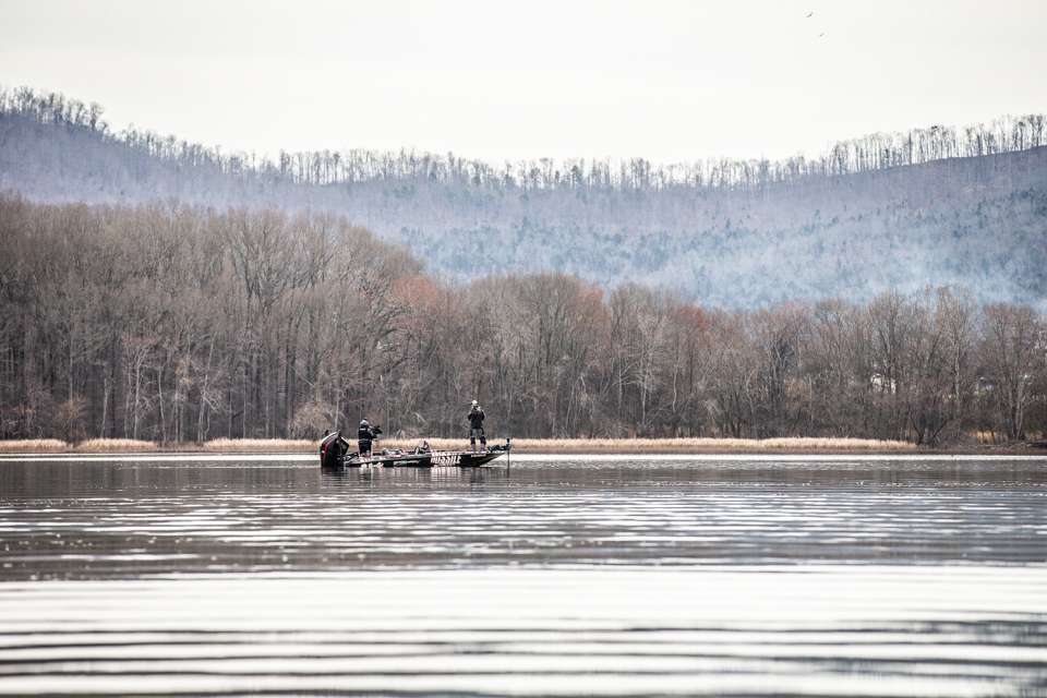 Shane Durrance caught up with some of the anglers during practice. Here is a glimpse of whats going on out on the water!