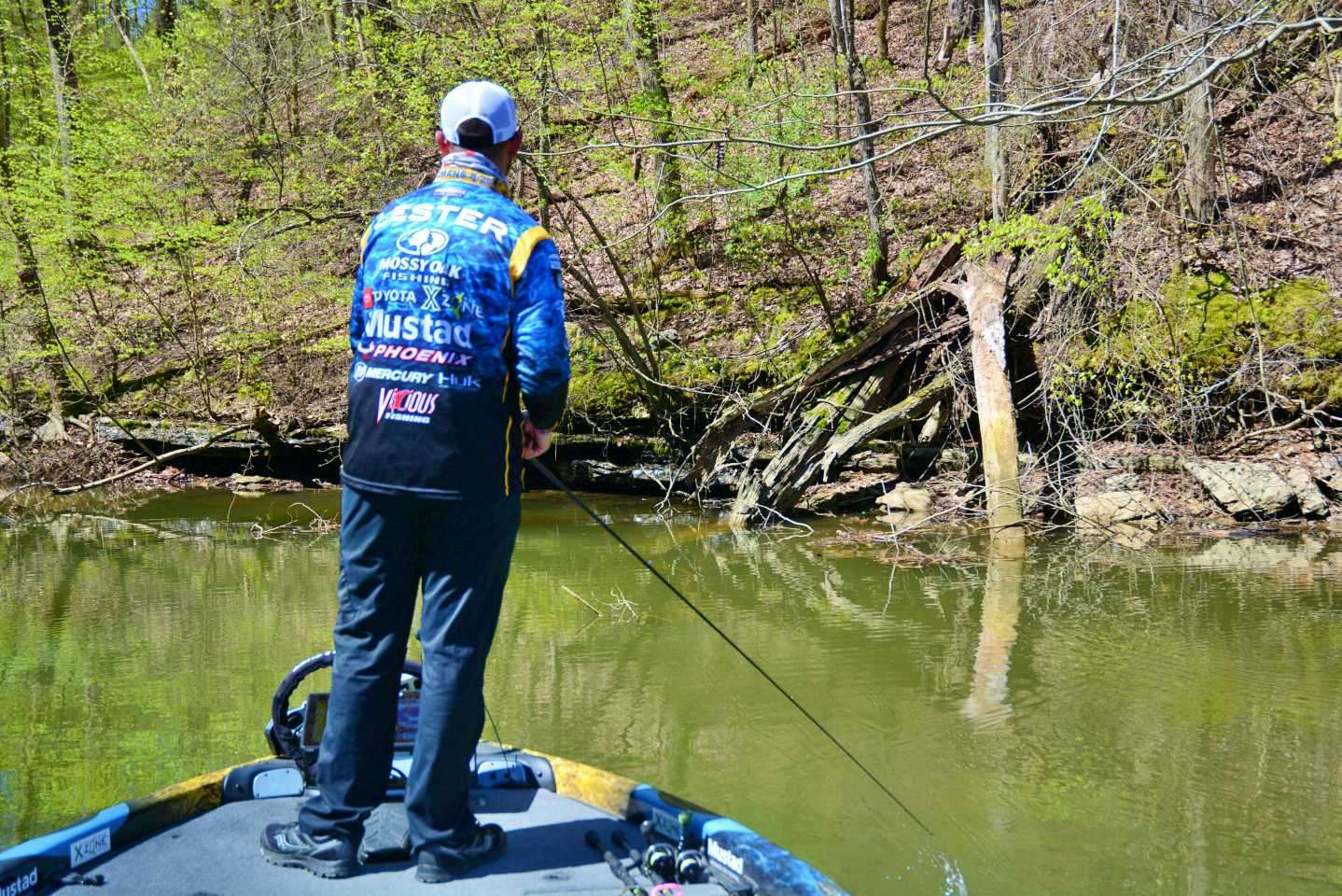 The lure and tackle details will be revealed at the end of the slide show. In the meantime, hereâs a tip from Lester about this spot. âIâm throwing the Spook Jr. on braided line, a fluorocarbon leader and a soft rod tip. I can get better walking action using that setup.â
