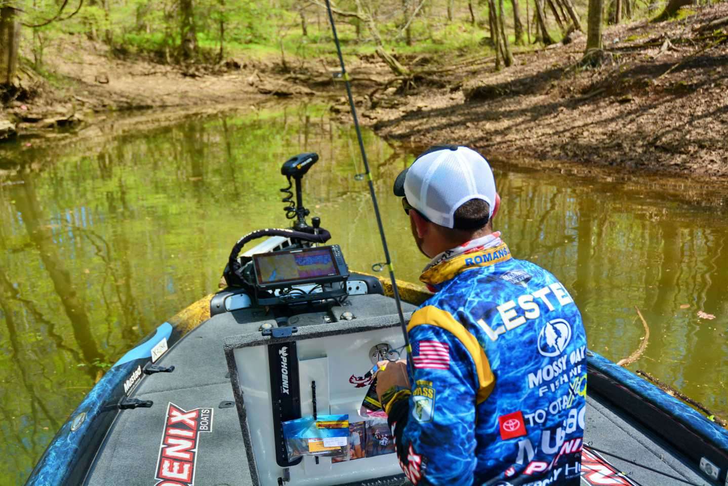 Lester spots a bass on bed and switches back to the wacky rigged worm. âWhen the water warms back up the fish will become active again and be more likely to move from a lot farther away.â 
