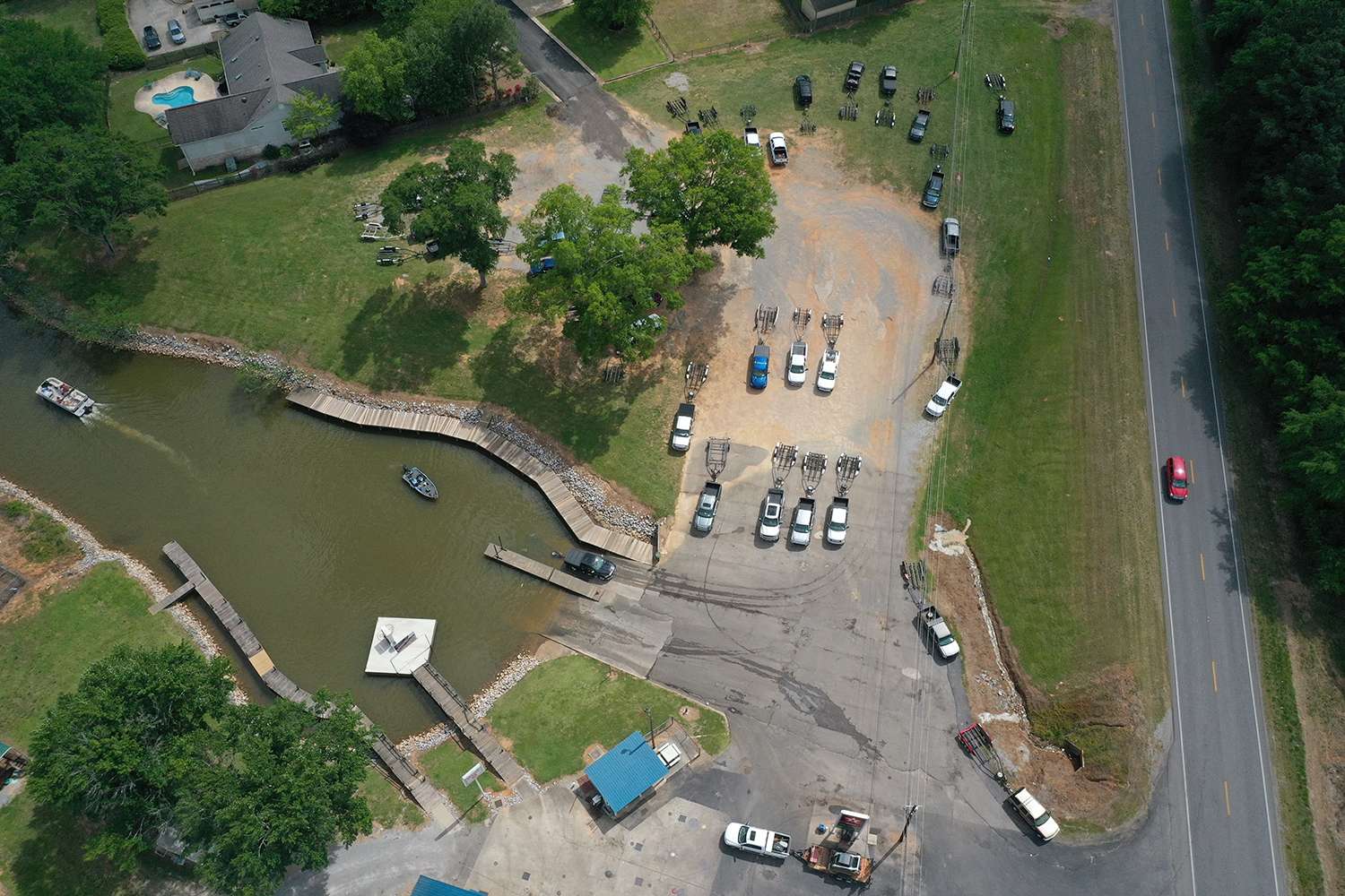 Moving down Logan Martin, here is a view of the Town & Country ramp. There are still a good number of tournaments going out of this launch, including afternoon and evening events. 