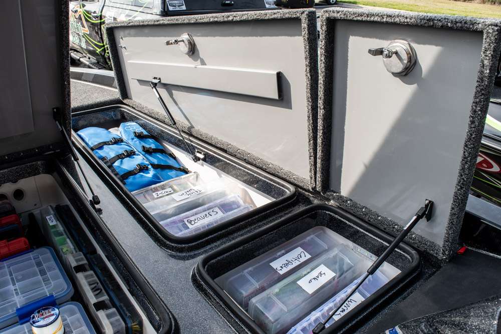 The two side compartments are used for more tackle storage as well as life jackets and other essential on-the-water gear.
