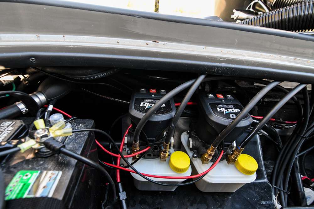The two Power-Pole Blade pumps mounted under the lip of the back hatch.
