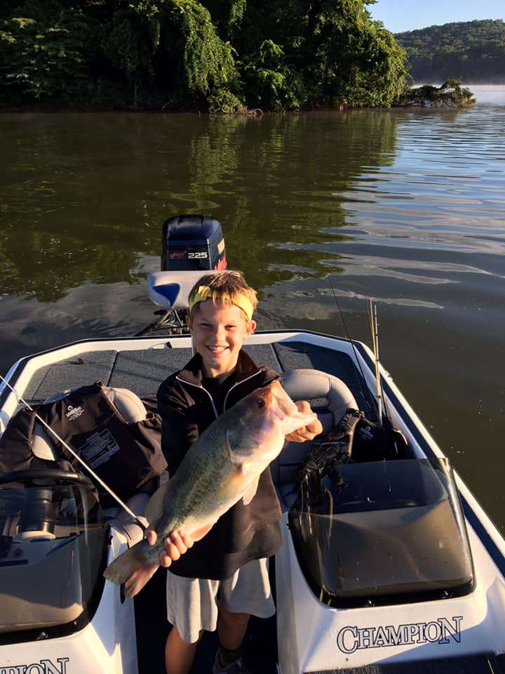 Ethan Graham, Facebook<BR>
Kentucky Lake<BR>
My favorite lake is Kentucky and Barkley caught this pig out of there.
