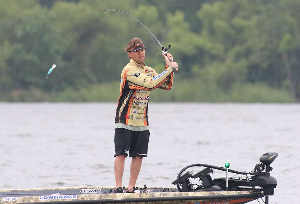 Head out on the water with the Elites early on Day 1 2020 DEWALT Bassmaster Elite at Lake Eufaula!