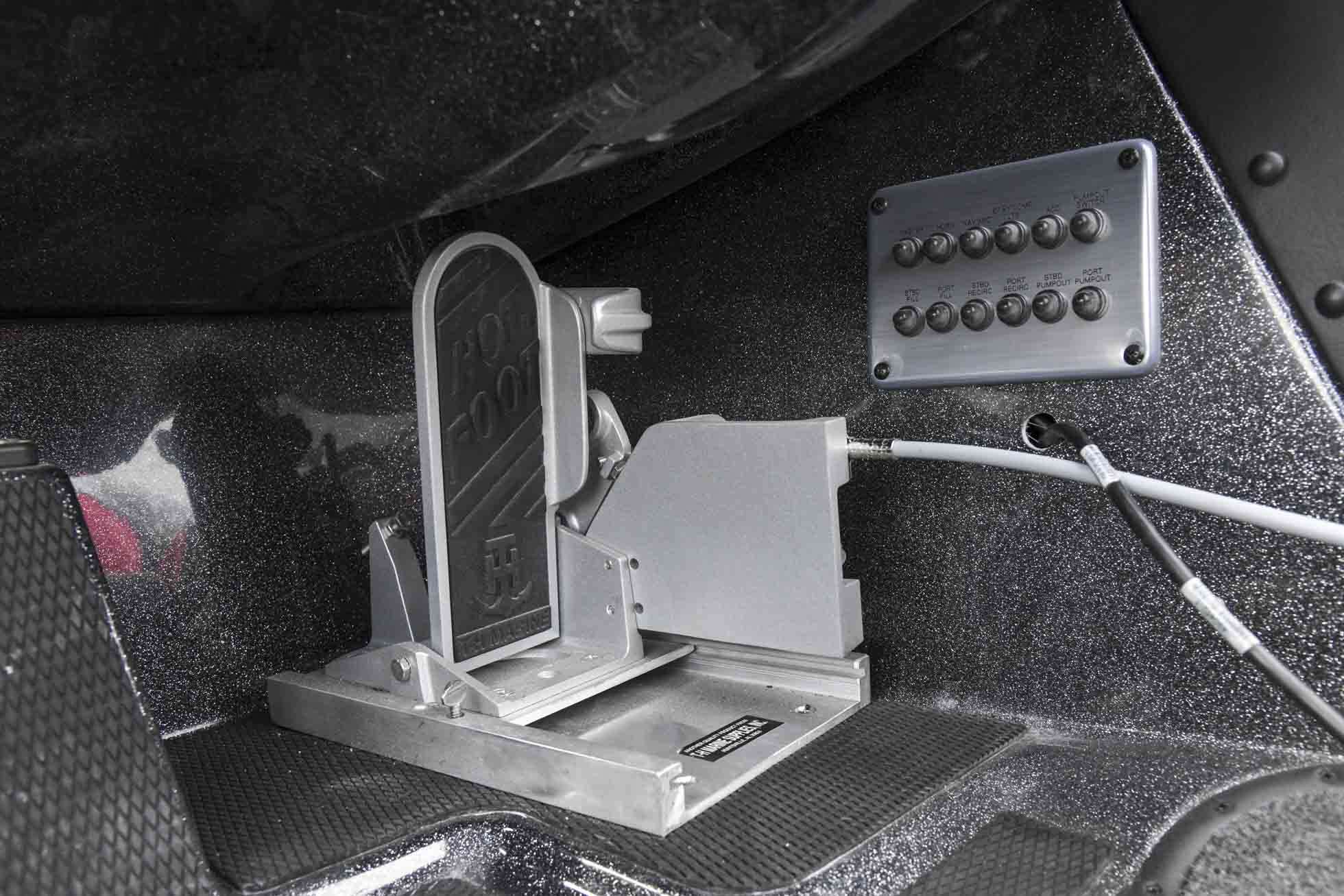  A T-H Marine Hot Foot allows Mullins to control speed just like heâs driving a car. Also under the console is a fuse panel so he can easily and quickly diagnose and reset any tripped fuse.