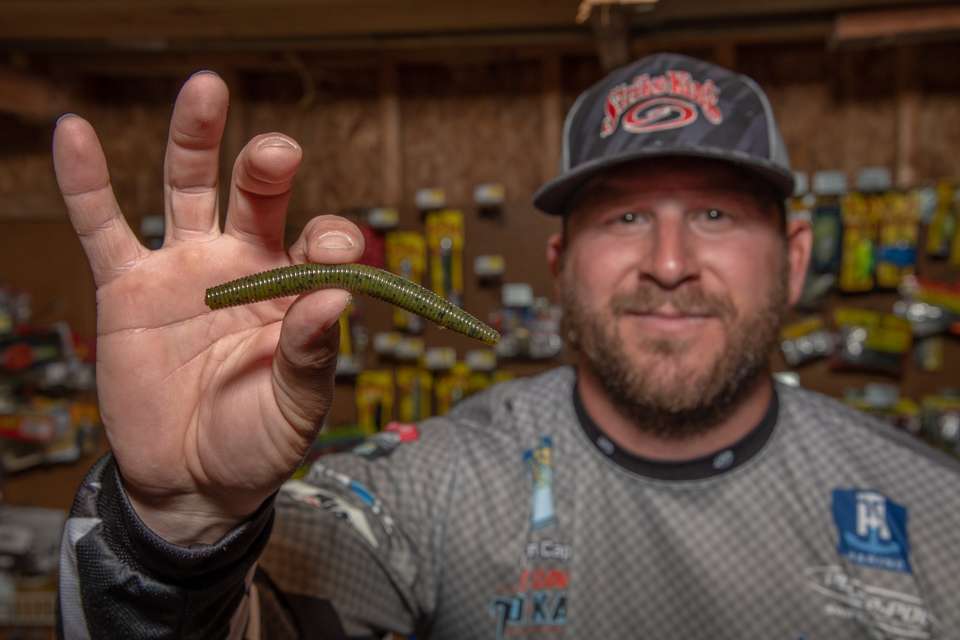 The Cut-R Worm is extremely versatile. âThe best part of the Cut-R Worm is I can pinch the tail off and now I have a dead-stick worm,â the pro said.