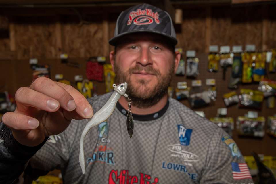 Cappo said an underspin, like the Strike King Tour Grade Spin Head rigged with a Caffeine Shad, is perfect when targeting suspended bass. âYou just let it fall to the bottom, reel it fast to make it pop up and then stop, and the Spin Head falls right through the fish,â Cappo said. âIn cold-water months, Iâll just drag it on the bottom, and it looks like a lifeless shiner.â 