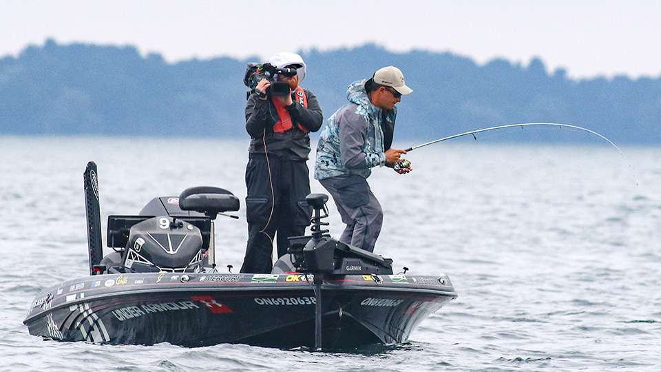 Go out on the water with the Elites as they get it going early Day 1 of the 2020 SiteOne Bassmaster Elite at St. Lawrence River!