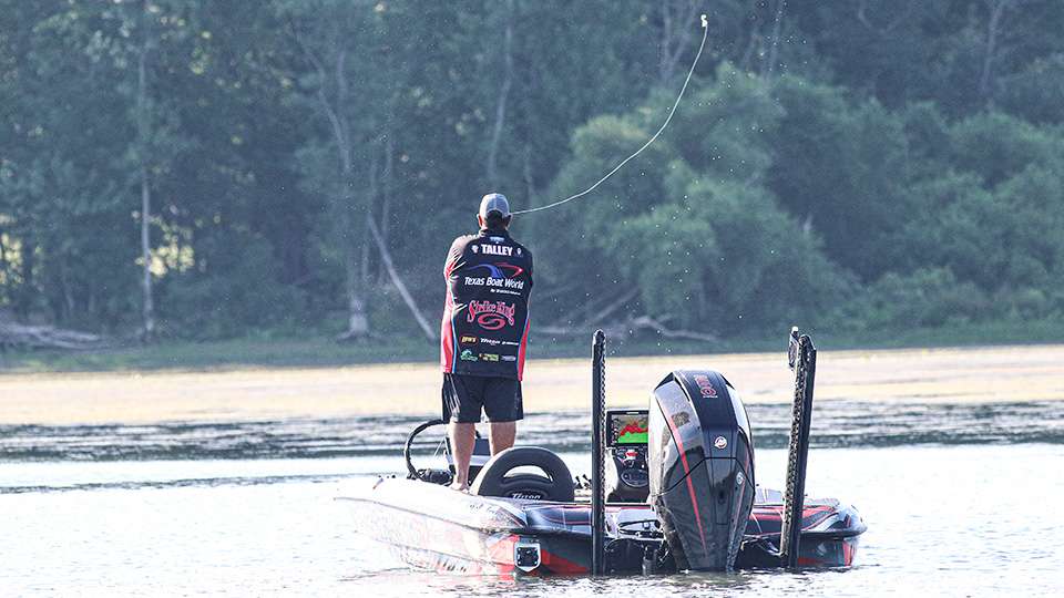 Catch up with John Cox, Frank Talley and Wes Logan as they take on the Ticonderoga Day 1 of the 2020 Bassmaster Elite at Lake Champlain!
