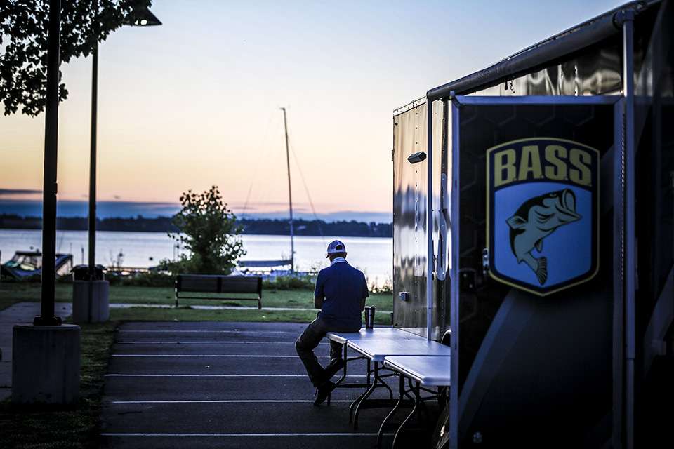 See the Elites head out for the second day of the 2020 Bassmaster Elite at Lake Champlain! 