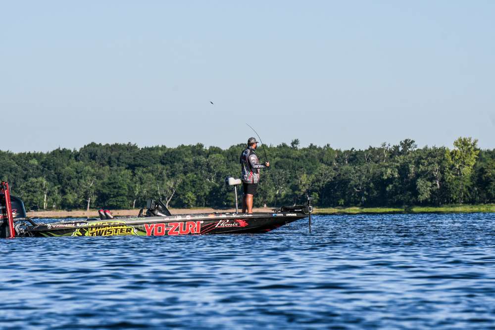 Follow the Elites as they get to work on the second morning of the 2020 Bassmaster Elite at Lake Champlain! 