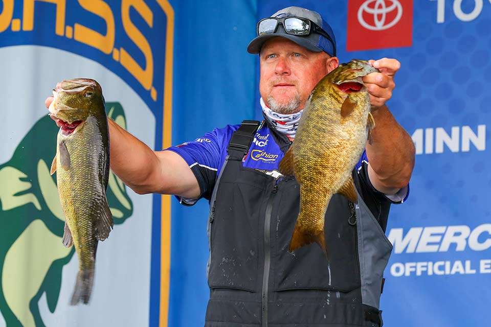Beside the $100,000 and prestige as an Elite winner on the line, Bassmaster Angler of the Year points are awarded in whatâs once again turning into a tight race. Jamie Hartman leads the point standings with 351 after the visit to his home state of New York, which including a third-place finish on Lake Champlain and 27th on the St. Lawrence River. He stands 6 points ahead of Buddy Gross, who won this year on Lake Eufaula, and 9 points ahead of last yearâs AOY winner Scott Canterbury.