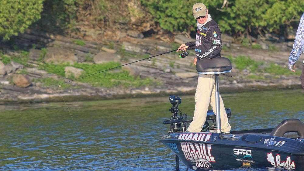 Check out Ed Loughran's slow and steady Saturday on Day 3 on Lake Champlain as he works for the top 10 cut. 